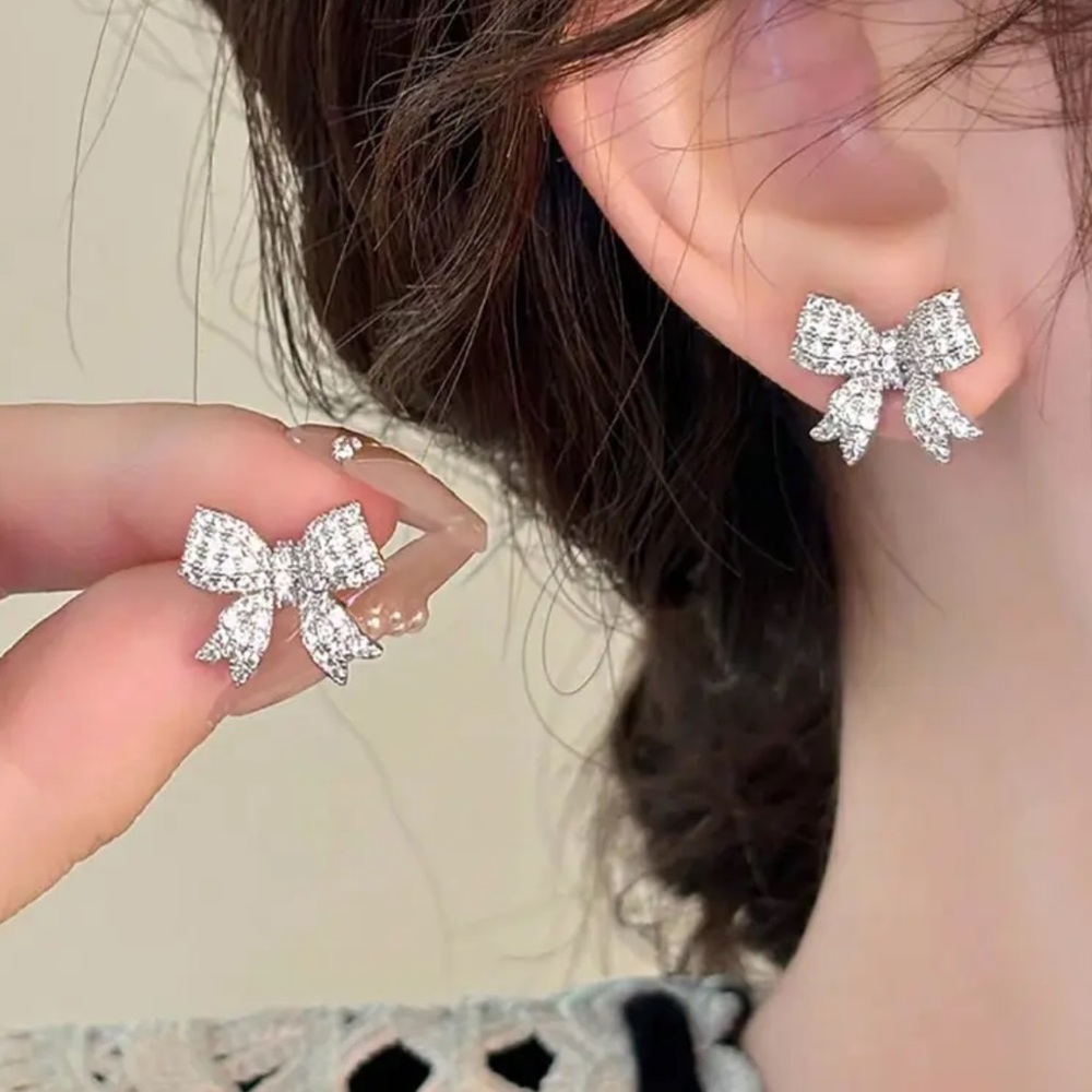 NEW Elegant Silver Bow Earrings